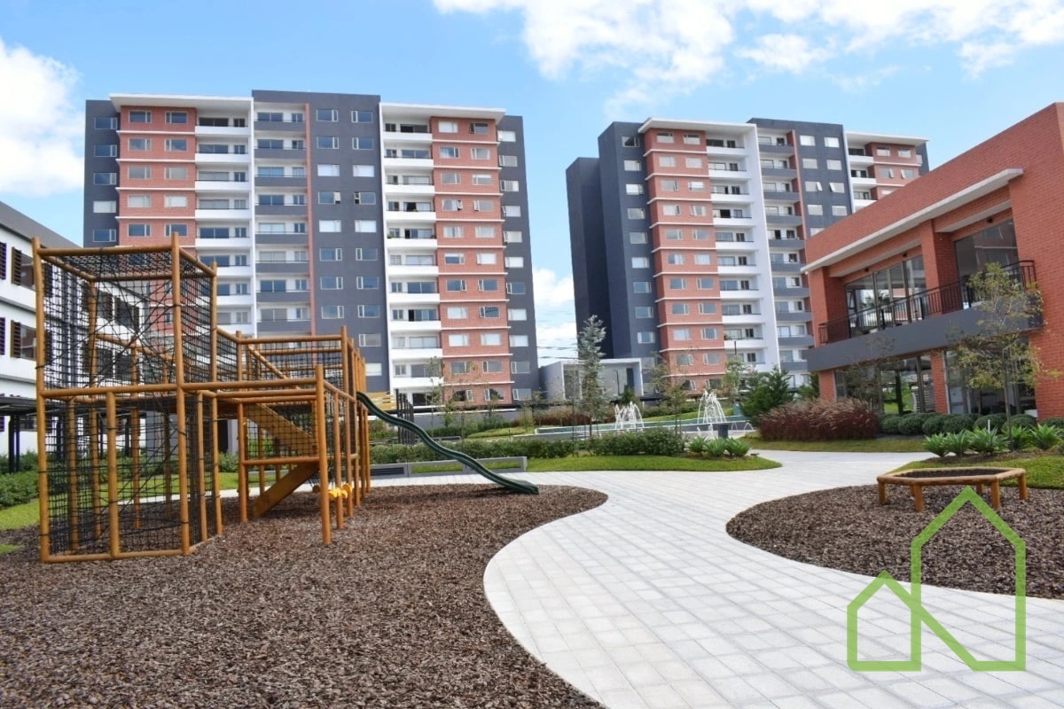 Apartamento con jardín, Primer nivel , Plaza Segheria zona 14 — Apartamento en Venta en La Villa, Zona 14, Guatemala, Ciudad — foto 2 de 7