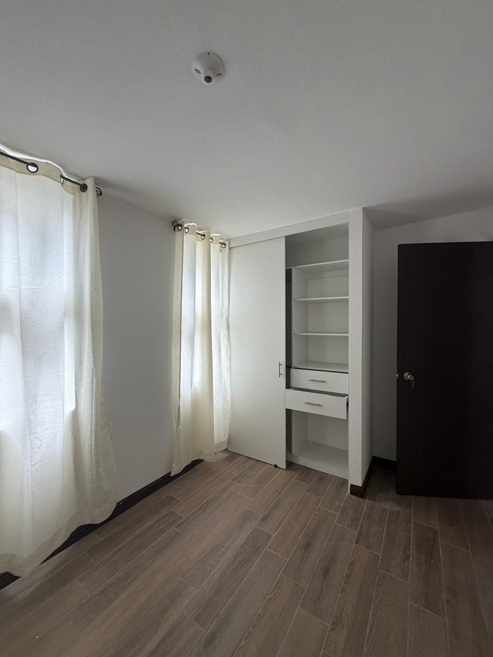 Apartamento en renta primer nivel San Nicolás del Bosque — Apartamento en Alquiler en Zona 4 Mixco, Guatemala, Ciudad — foto 3 de 11