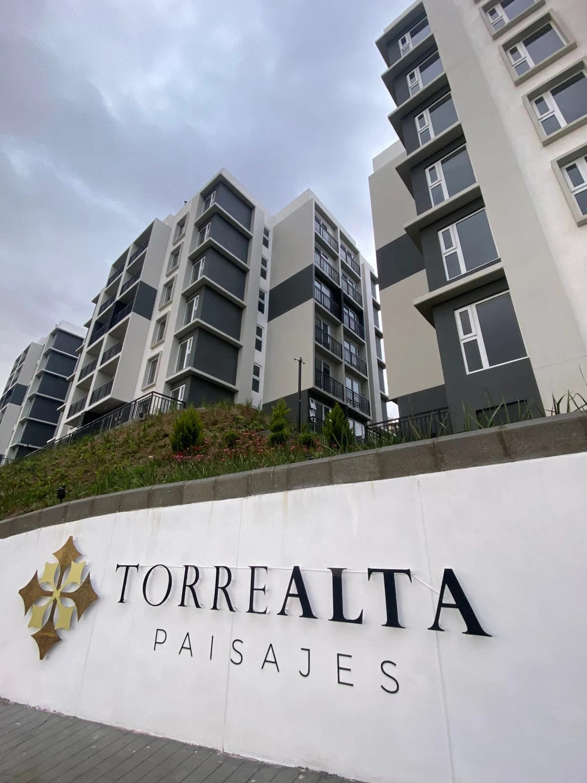 Apartamento Torre Alta San Cristobal en Venta — Apartamento en Venta en Zona 8 Mixco, Guatemala, Ciudad — foto 1 de 6