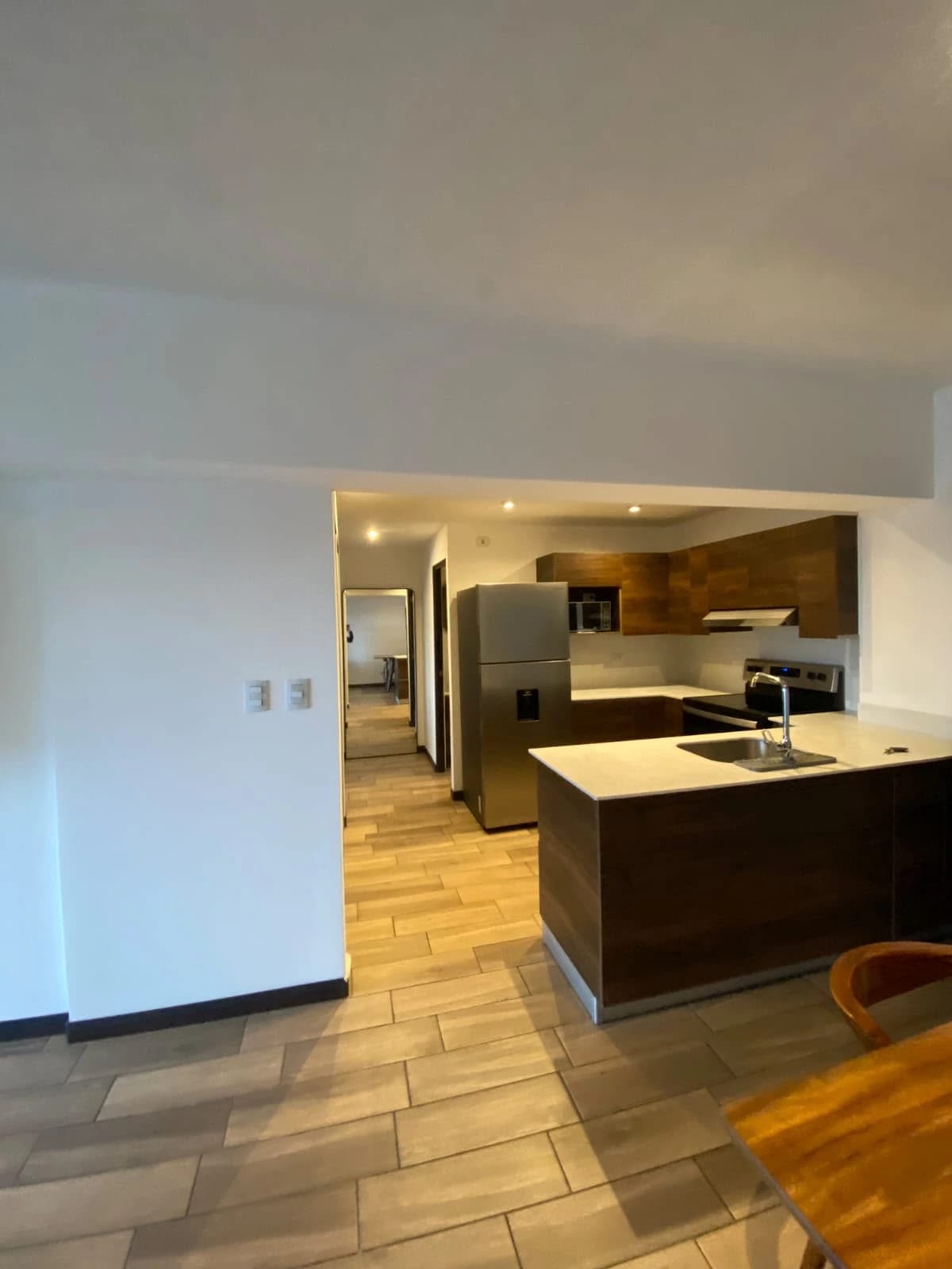 Apartamento Amueblado en Torre Pamplona — Apartamento en Alquiler en Torre Pamplona 14 Calle, Zona 12, Guatemala, Ciudad — foto 3 de 7