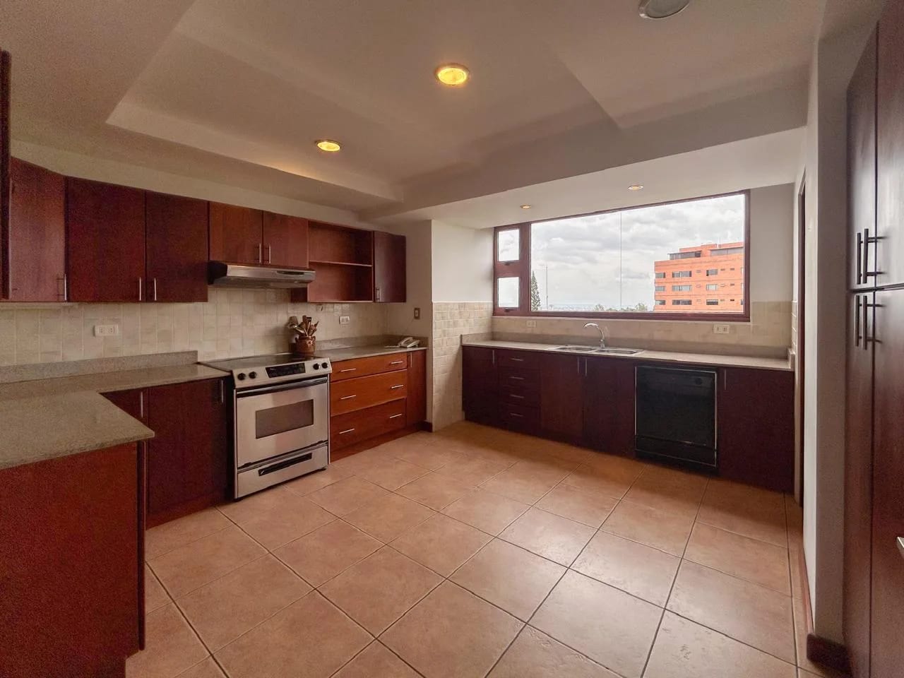 Lindo Penthouse en Venta Zona 15, Vista Hermosa 1 — Apartamento en Venta en Zona 15, Guatemala, Ciudad — foto 7 de 16