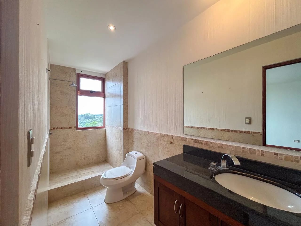 Lindo Penthouse en Venta Zona 15, Vista Hermosa 1 — Apartamento en Venta en Zona 15, Guatemala, Ciudad — foto 10 de 16