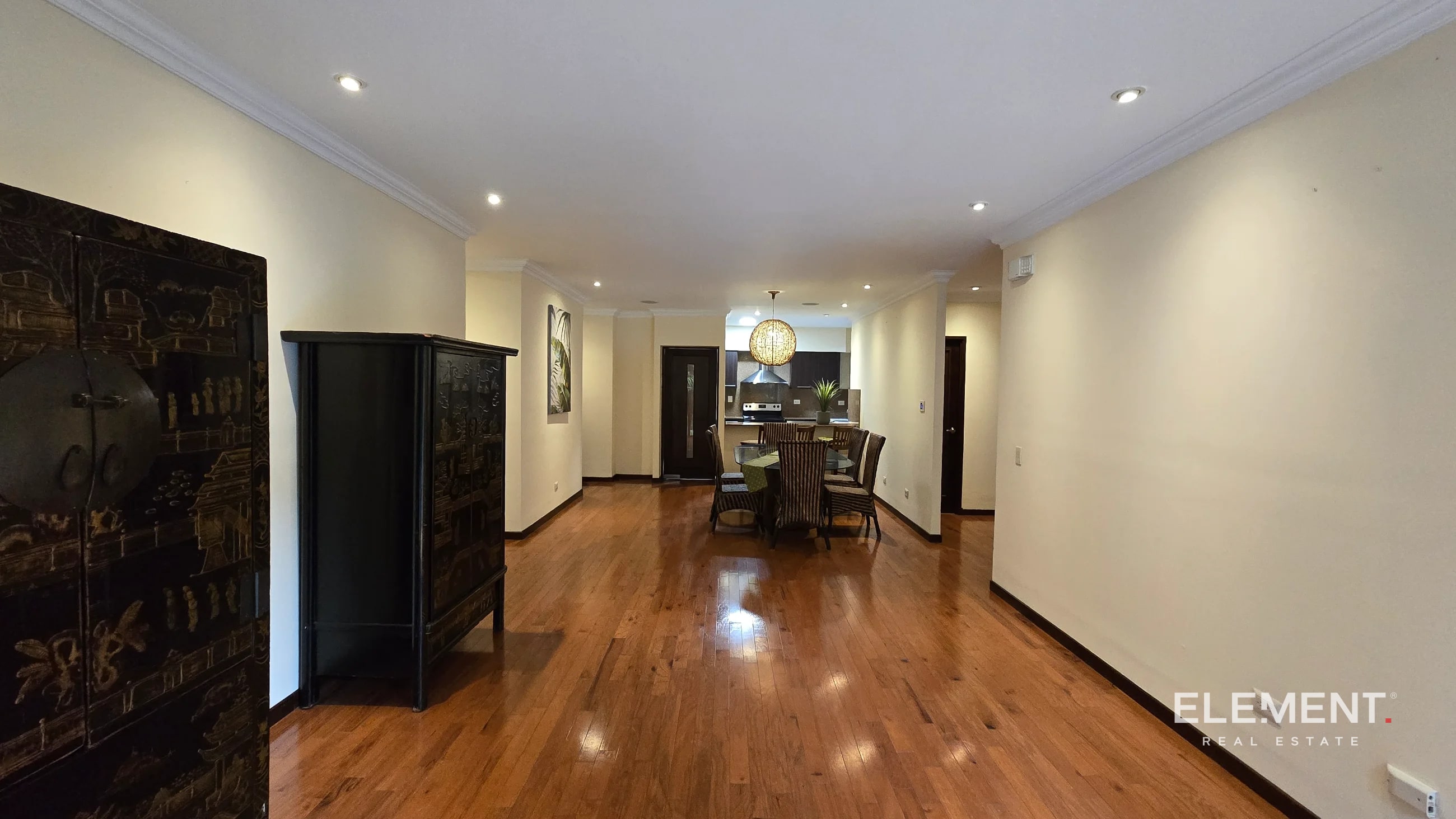 Apartamento con jardín en venta Plenum – Zona 14 - 14