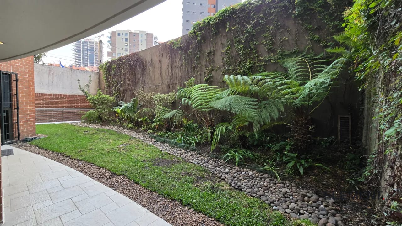Apartamento con jardín en venta Plenum – Zona 14 — Apartamento en Venta en Plenum 14, Zona 14, Guatemala, Ciudad — foto 1 de 14