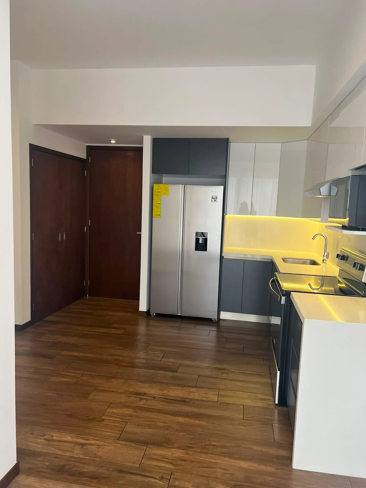 Apartamento en renta, zona 10 — Apartamento en Alquiler en Brunelo, Zona 10, Guatemala, Ciudad — foto 2 de 10