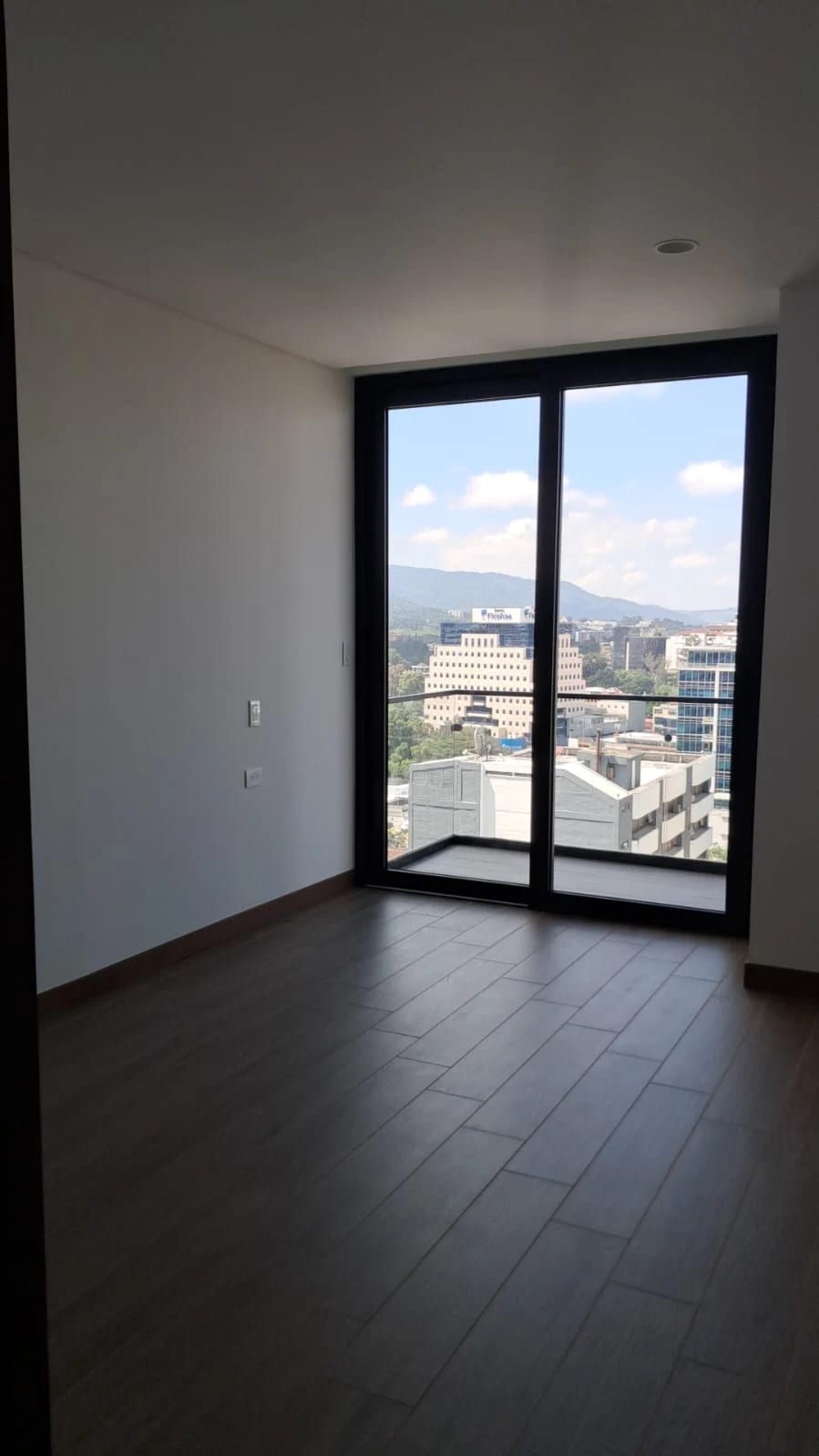 Ferre Diez, Apartamento en renta zona 10 — Apartamento en Alquiler en Ferré Diez, Zona 10, Guatemala, Ciudad — foto 11 de 13
