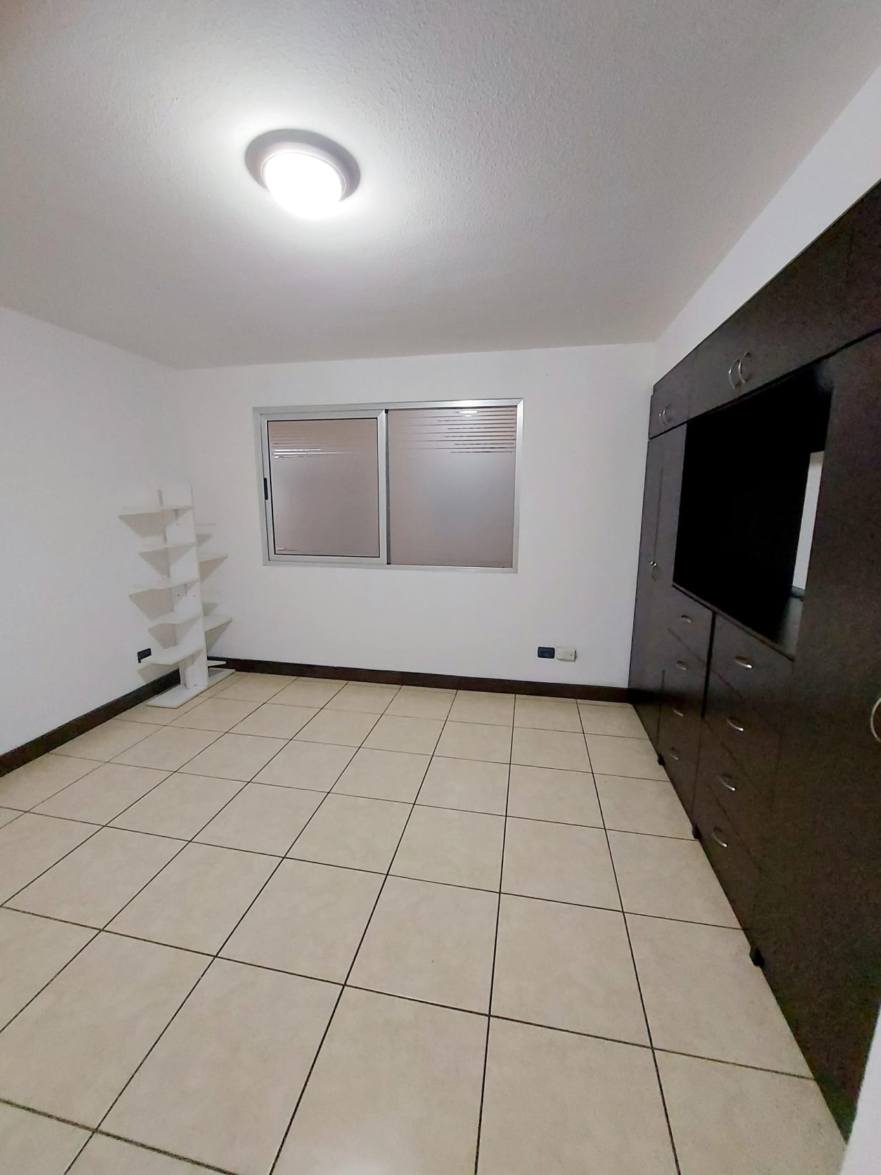 Alquilo apartamento Bosques de Euskadi — Apartamento en Alquiler en Bosques de Euskadi, Zona 16, Guatemala, Ciudad — foto 4 de 14