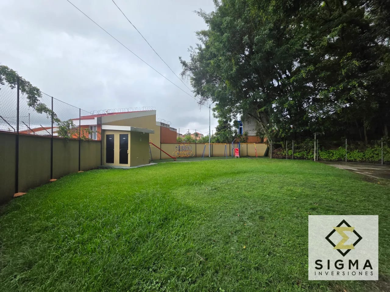 Amplio y precioso Penthouse en Venta en Area del Encinal, Zona 7 de Mi — Apartamento en Venta en Palos Altos, Zona 7 Mixco, Guatemala, Ciudad — foto 14 de 17