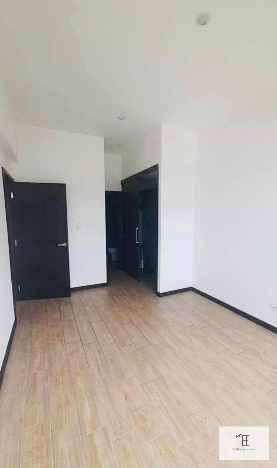 RENTO MODERNO APARTAMENTO ZONA 10 - 4