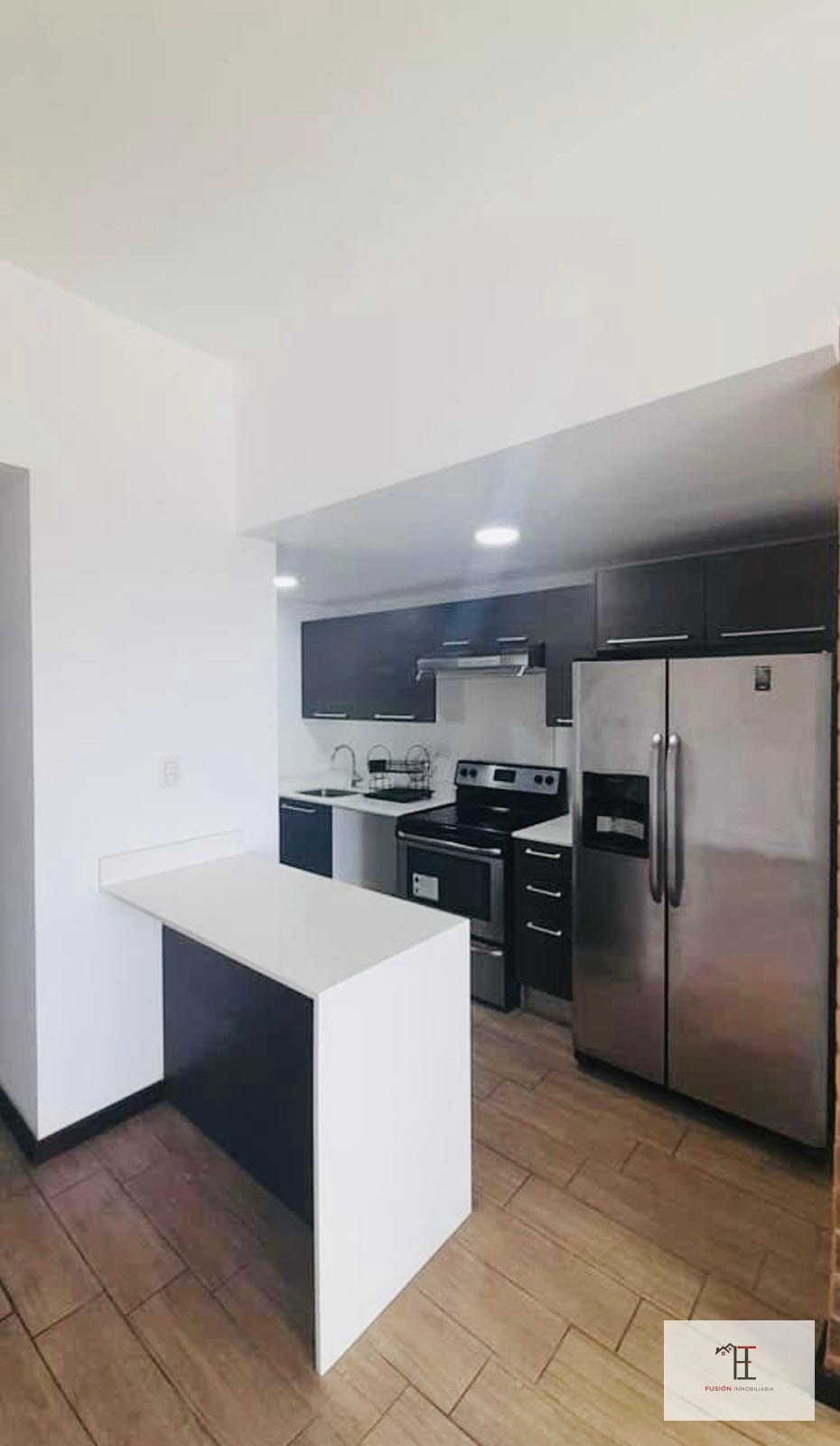 RENTO MODERNO APARTAMENTO ZONA 10 — Apartamento en Alquiler en Ferrara 10, Zona 10, Guatemala, Ciudad — foto 2 de 8