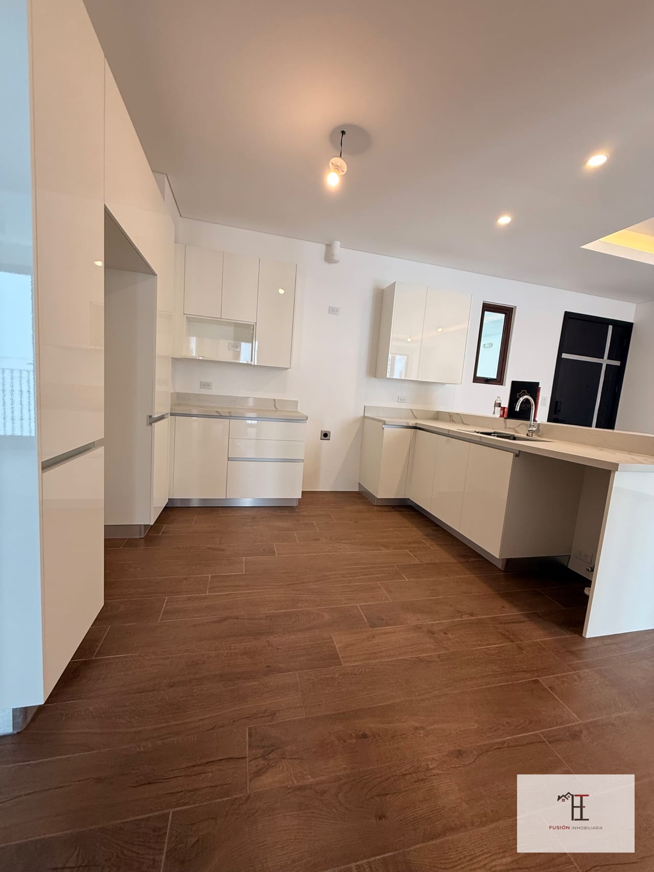 Vendo lindo apartamento para estrenar en Cayala, Lirios 4 zona 16 — Apartamento en Venta en Ciudad Cayalá, Zona 16, Guatemala, Ciudad — foto 6 de 9