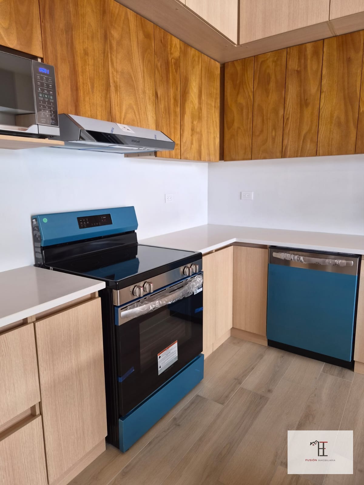 Rento apartamento con linda vista, totalmente remodelado en Villasbosq — Apartamento en Alquiler en Villalbosque, Zona 14, Guatemala, Ciudad — foto 6 de 11