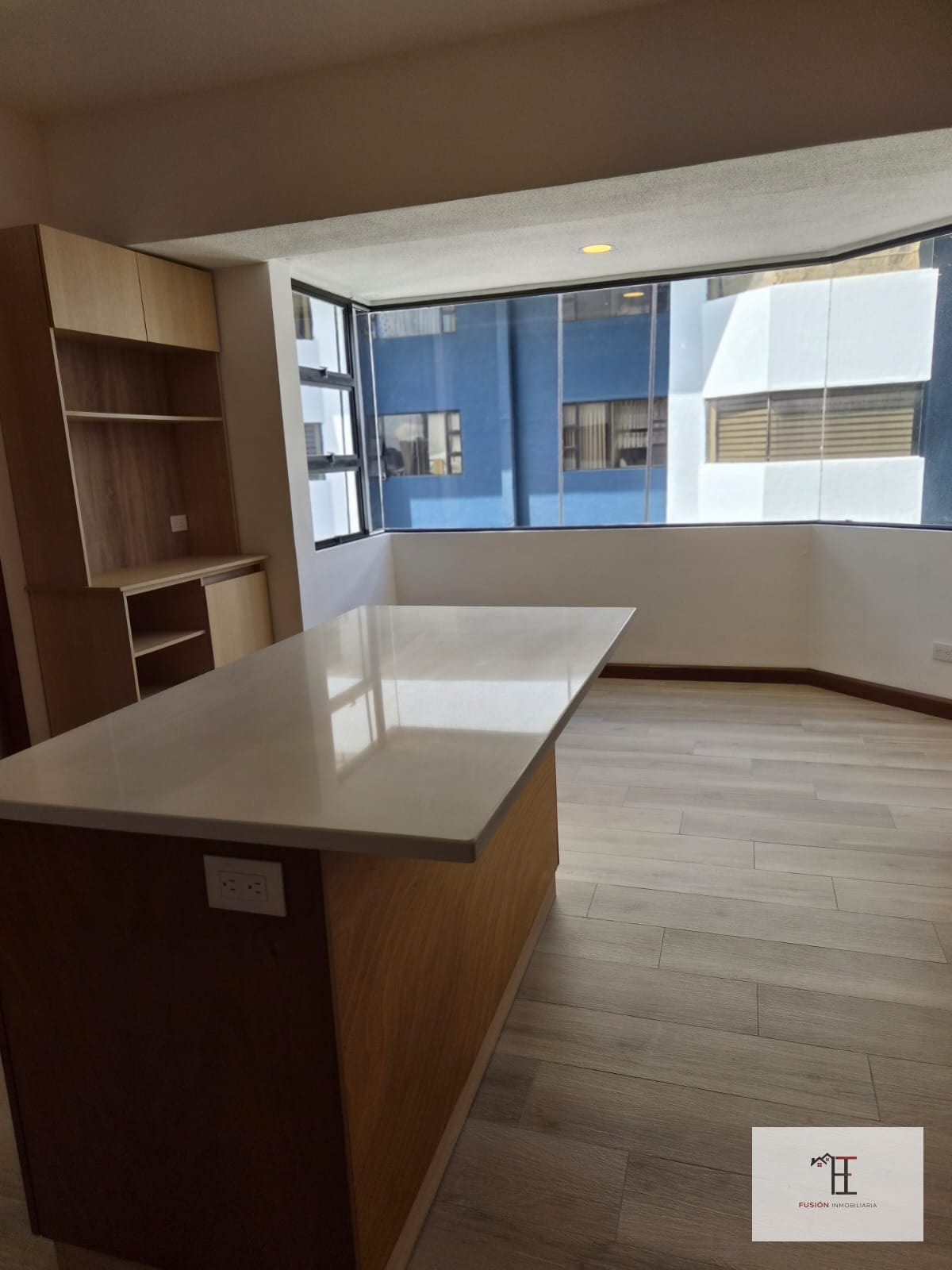 Rento apartamento con linda vista, totalmente remodelado en Villasbosq — Apartamento en Alquiler en Villalbosque, Zona 14, Guatemala, Ciudad — foto 7 de 11
