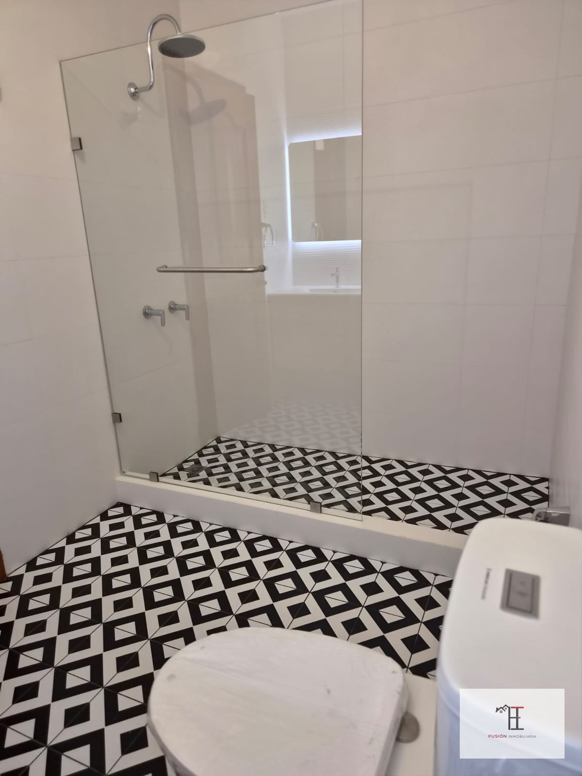 Rento apartamento con linda vista, totalmente remodelado en Villasbosq — Apartamento en Alquiler en Villalbosque, Zona 14, Guatemala, Ciudad — foto 9 de 11