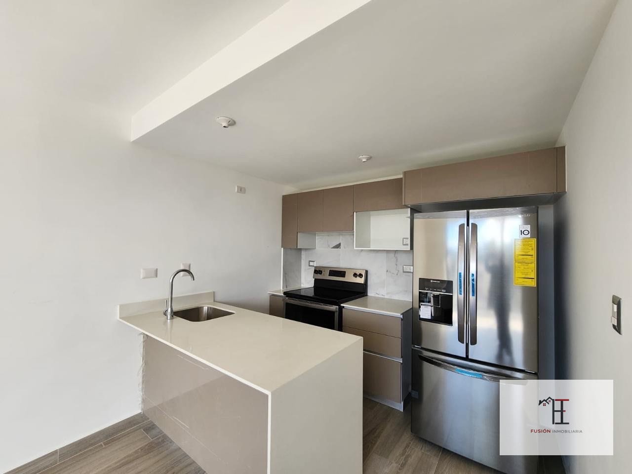 Rento Apartamento moderno en zona 15 cercano Valles de Vista Hermosa — Apartamento en Alquiler en Epic15, Zona 15, Guatemala, Ciudad — foto 1 de 11