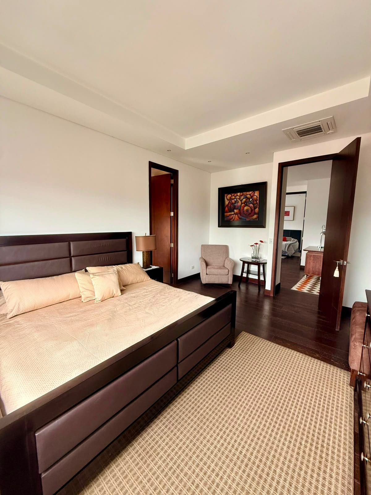 APARTAMENTO DE LUJO VENTA/RENTA ZONA 14 — Apartamento en Alquiler en Zona 14, Guatemala, Ciudad — foto 4 de 17
