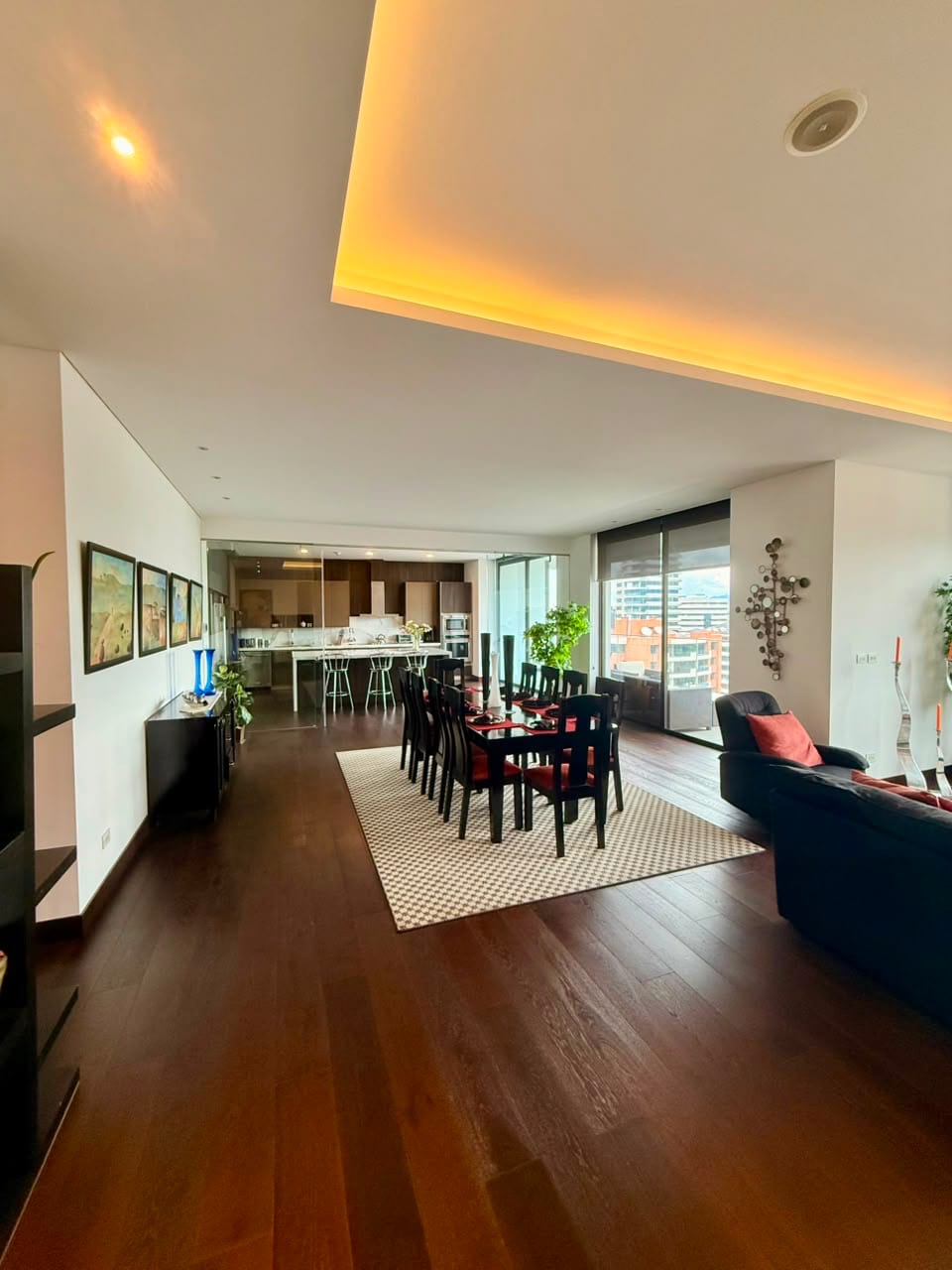 APARTAMENTO DE LUJO VENTA/RENTA ZONA 14 — Apartamento en Alquiler en Zona 14, Guatemala, Ciudad — foto 1 de 17