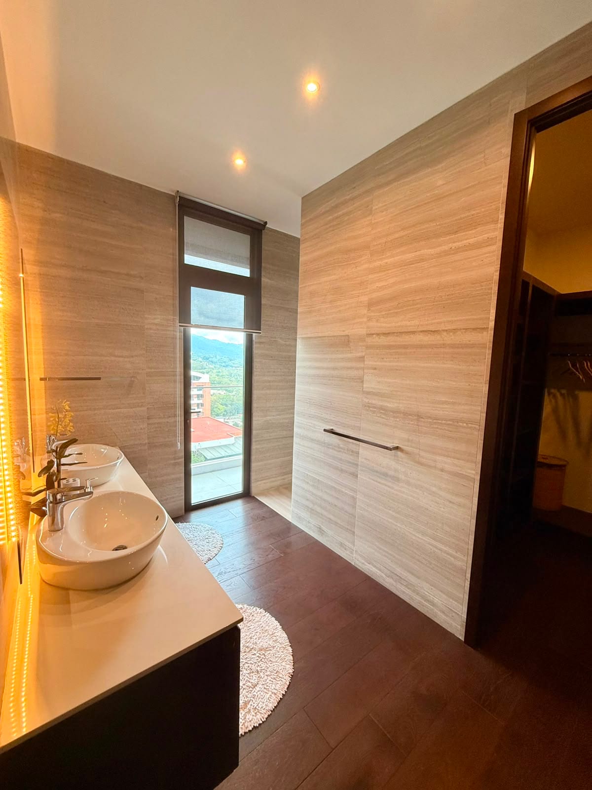 APARTAMENTO DE LUJO VENTA/RENTA ZONA 14 — Apartamento en Alquiler en Zona 14, Guatemala, Ciudad — foto 6 de 17