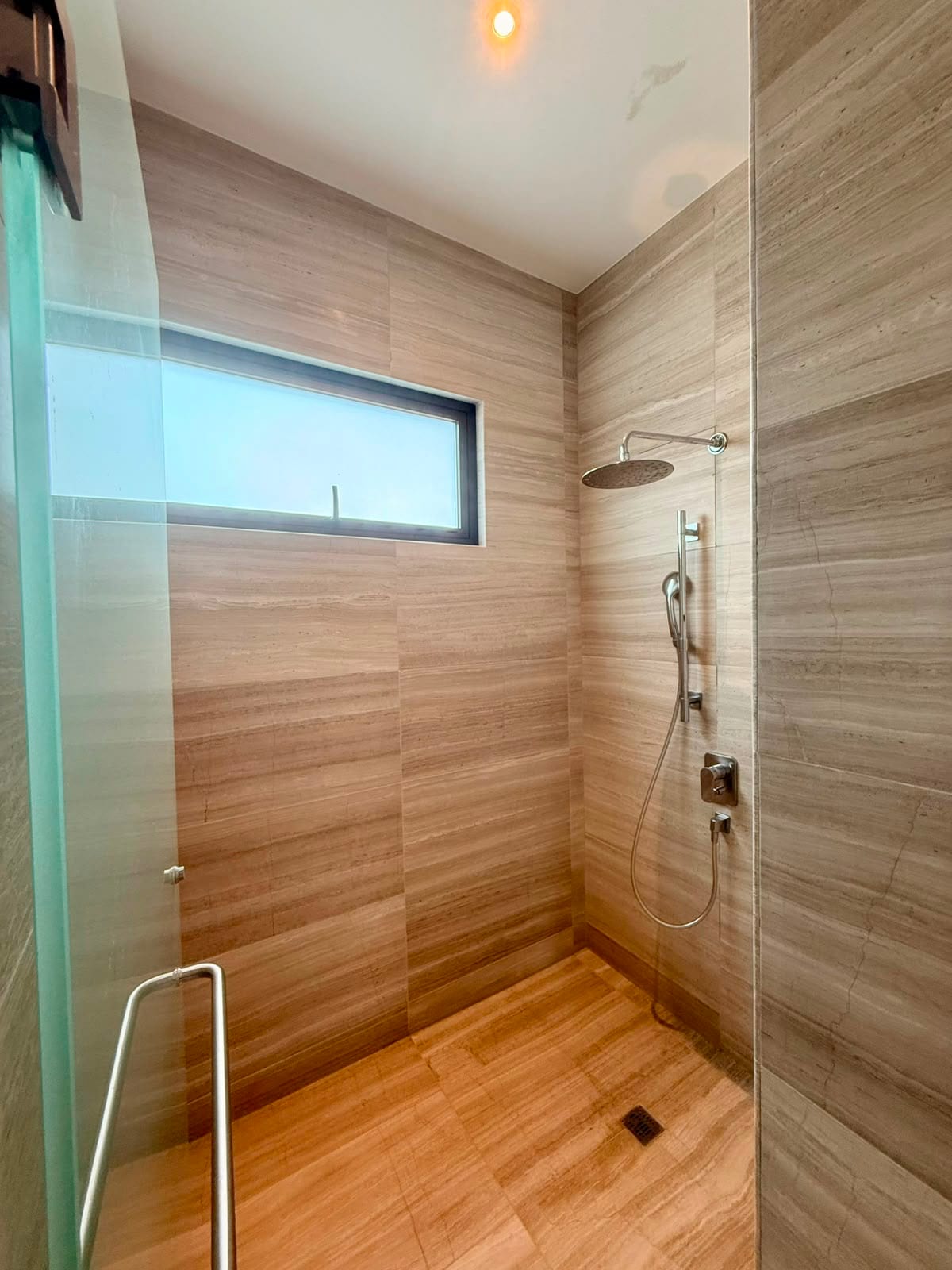 APARTAMENTO DE LUJO VENTA/RENTA ZONA 14 — Apartamento en Alquiler en Zona 14, Guatemala, Ciudad — foto 7 de 17