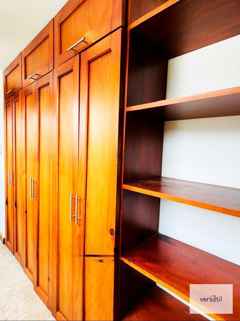 Lindo apartamento AMUEBLADO ZONA 16 — Apartamento en Alquiler en La Montaña, Zona 16, Guatemala, Ciudad — foto 4 de 10