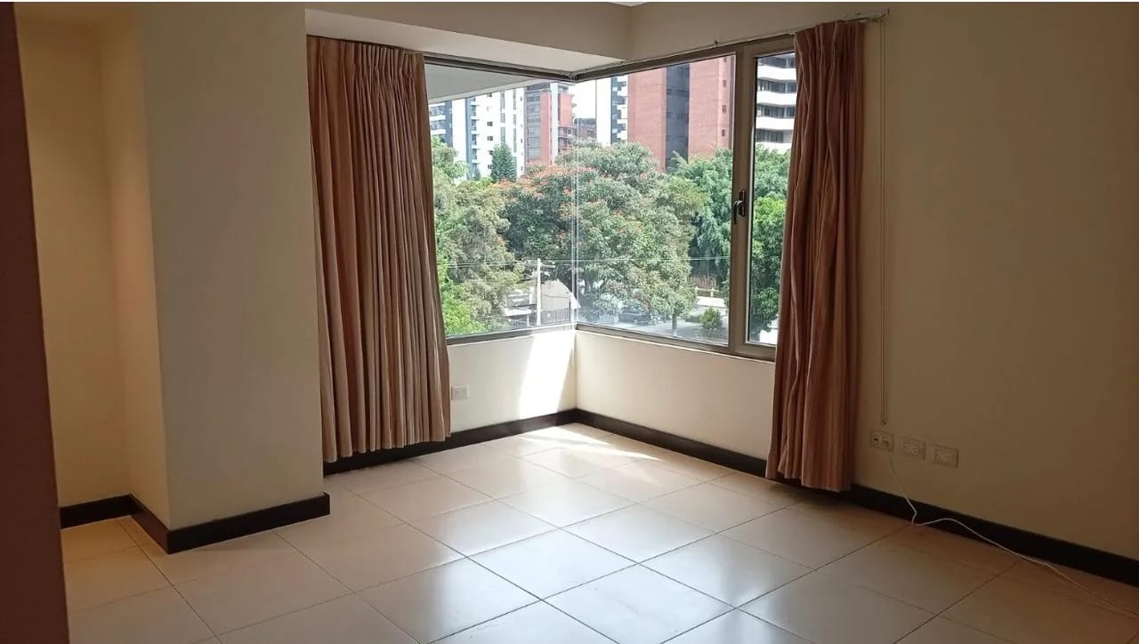 Apto en renta en zona 14 — Apartamento en Alquiler en Zona 14, Guatemala, Ciudad — foto 4 de 7