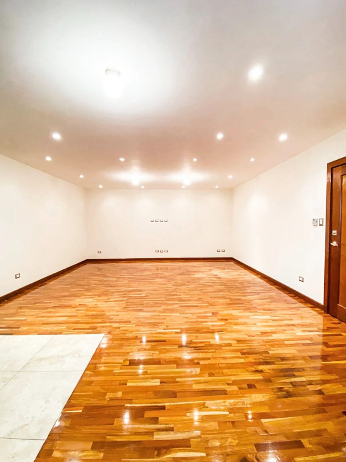 Apto en renta en zona 15 — Apartamento en Alquiler en Zona 15, Guatemala, Ciudad — foto 2 de 7