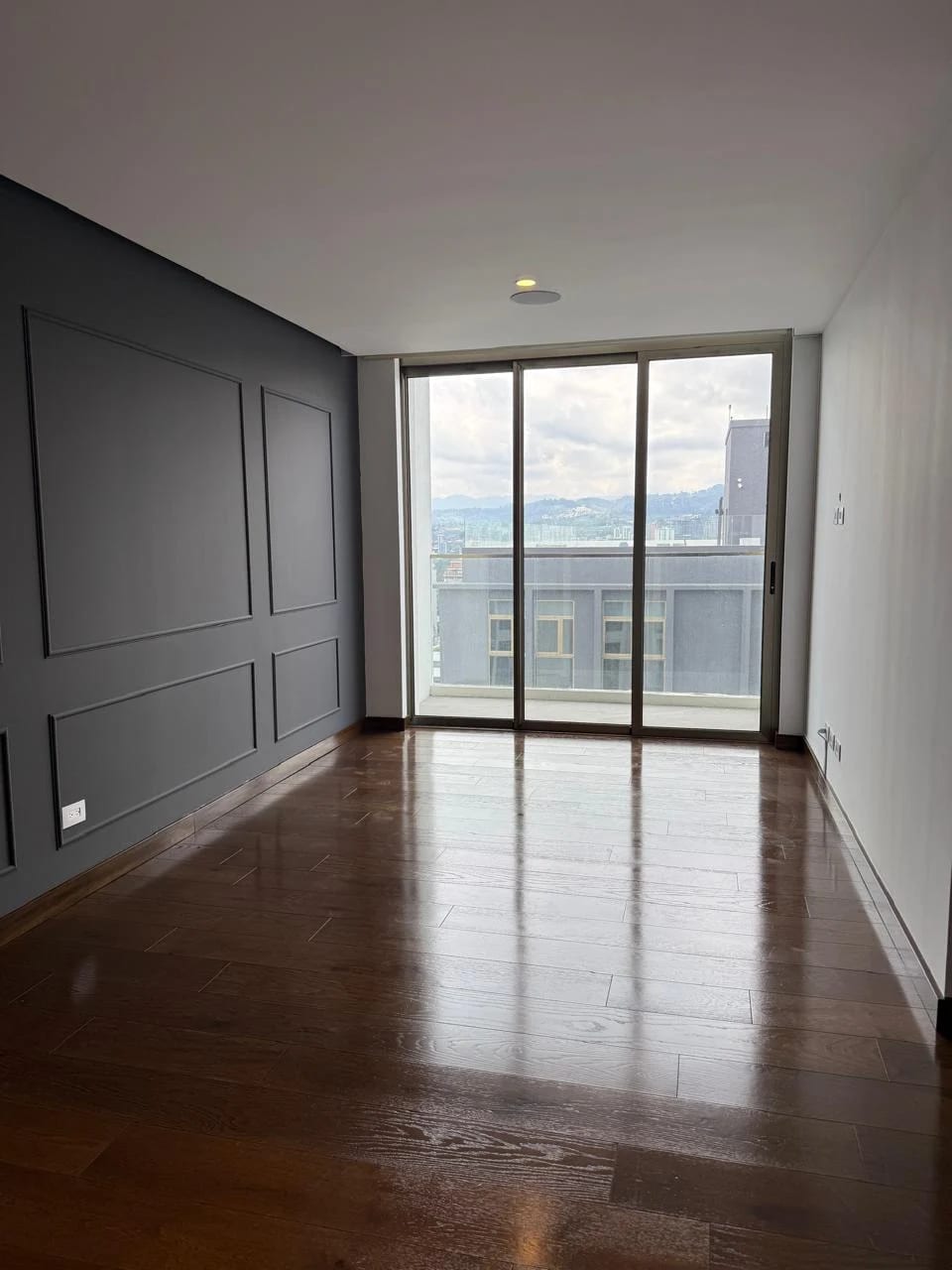 Apto para estrenar en renta en zona 10 — Apartamento en Alquiler en Zona 10, Guatemala, Ciudad — foto 2 de 5