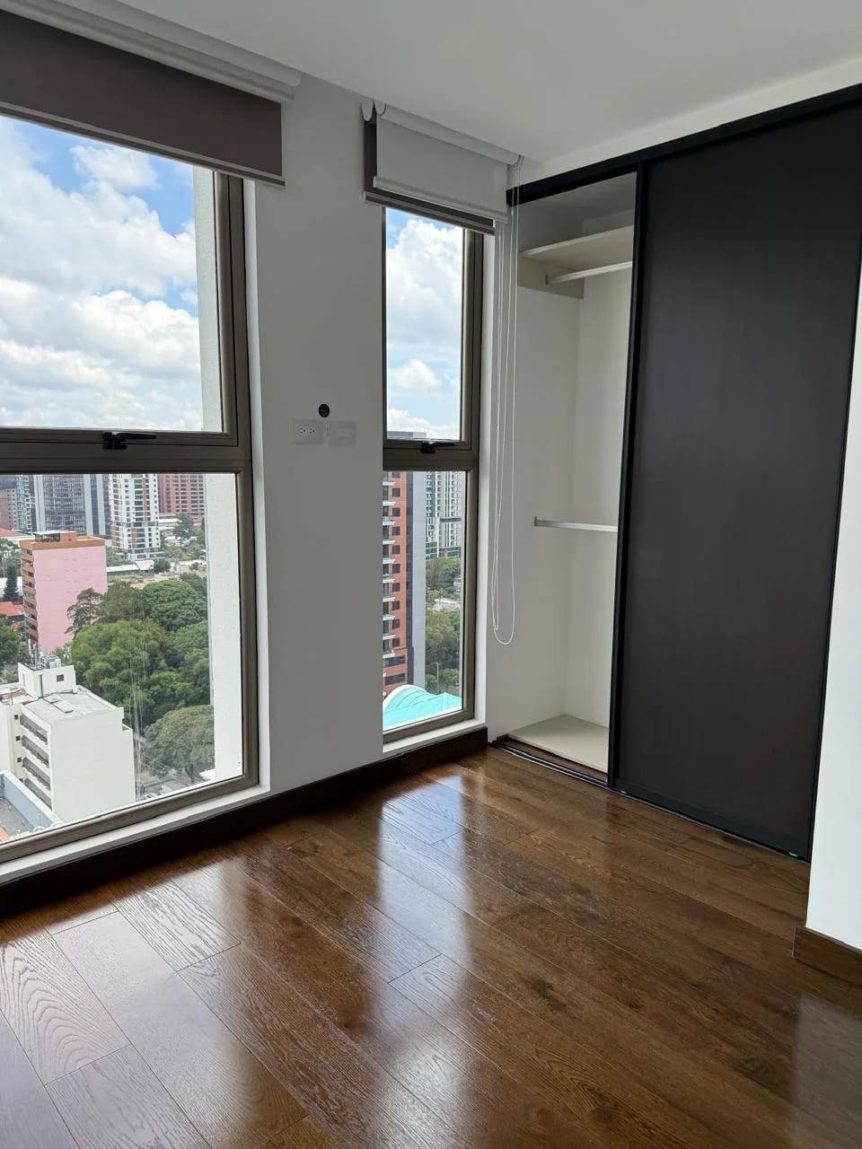 Apto para estrenar en renta en zona 10 — Apartamento en Alquiler en Zona 10, Guatemala, Ciudad — foto 3 de 5