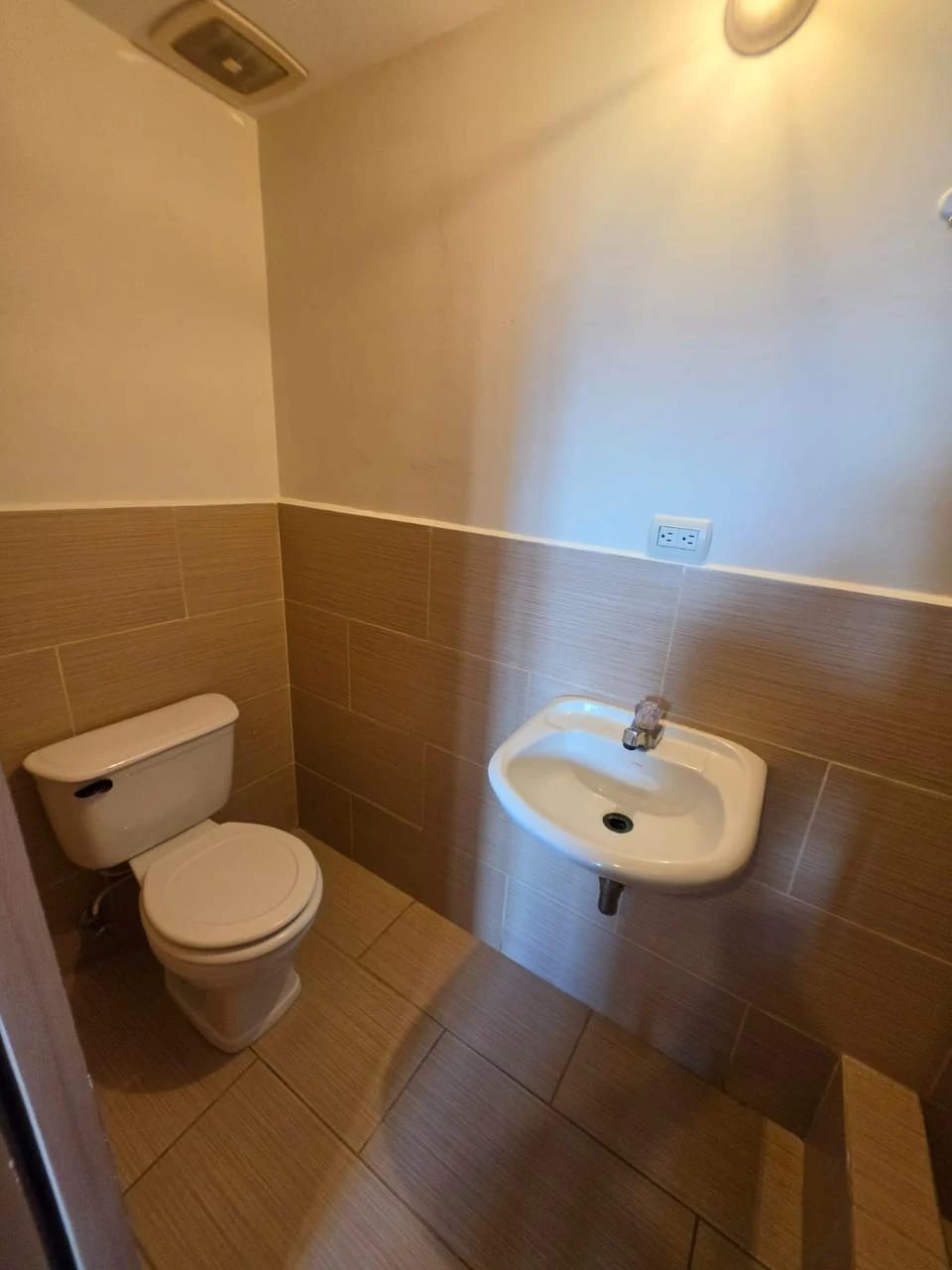 Apto en renta en zona 14!! — Apartamento en Alquiler en Zona 14, Guatemala, Ciudad — foto 7 de 9