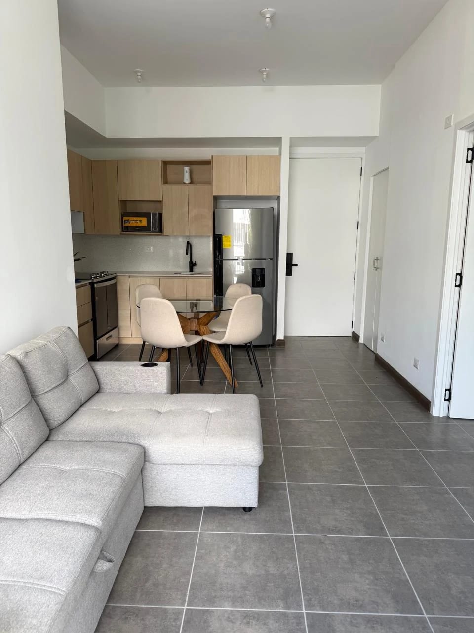 Apto amueblado para estrenar en renta en zona 15 — Apartamento en Alquiler en Zona 15, Guatemala, Ciudad — foto 1 de 8