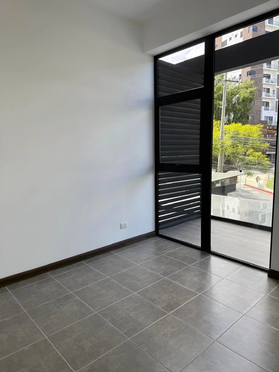 Apto amueblado para estrenar en renta en zona 15 — Apartamento en Alquiler en Zona 15, Guatemala, Ciudad — foto 2 de 8