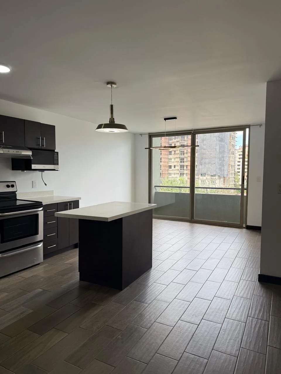 Apto en renta en zona 10!! — Apartamento en Alquiler en Zona 10, Guatemala, Ciudad — foto 2 de 8