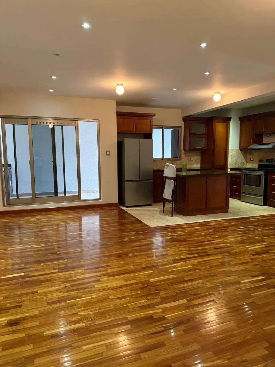 Apto en renta en zona 15 — Apartamento en Alquiler en Zona 15, Guatemala, Ciudad — foto 2 de 9