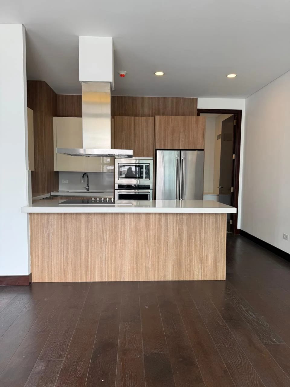 Apto en renta en zona 14 — Apartamento en Alquiler en Zona 14, Guatemala, Ciudad — foto 1 de 8