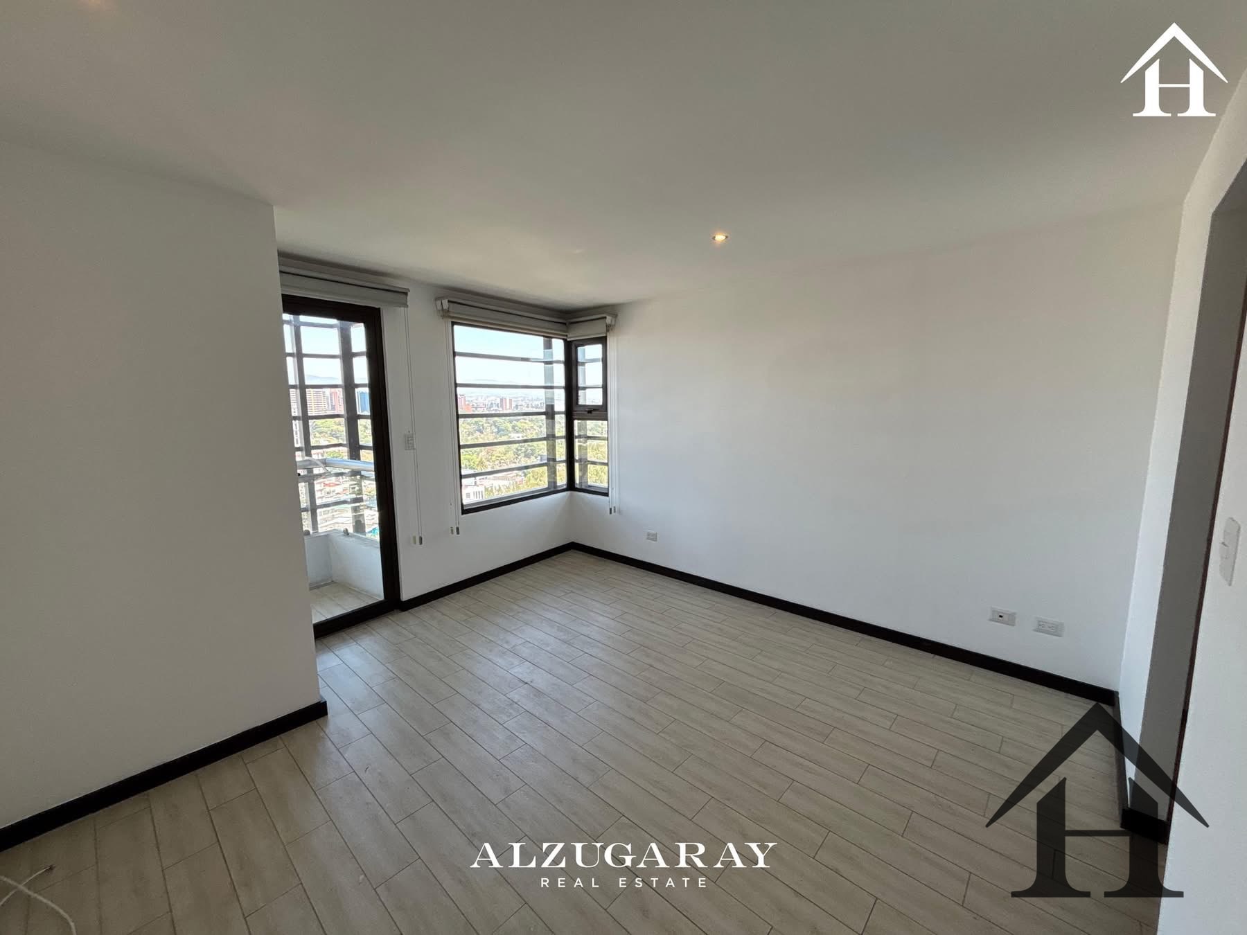 Apartamento amplio con balcón torre 360 zona 15 - 6