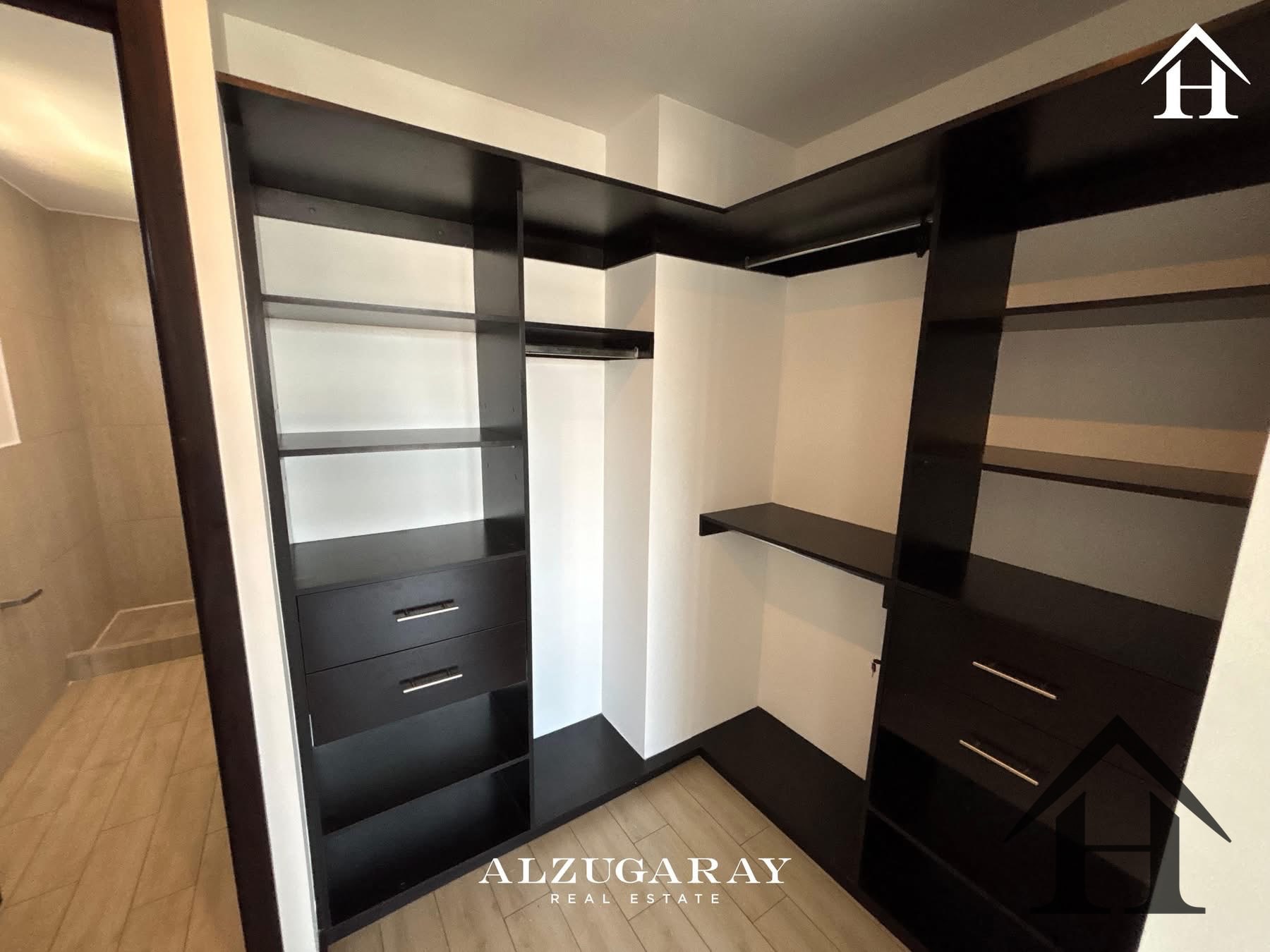 Apartamento amplio con balcón torre 360 zona 15 - 7