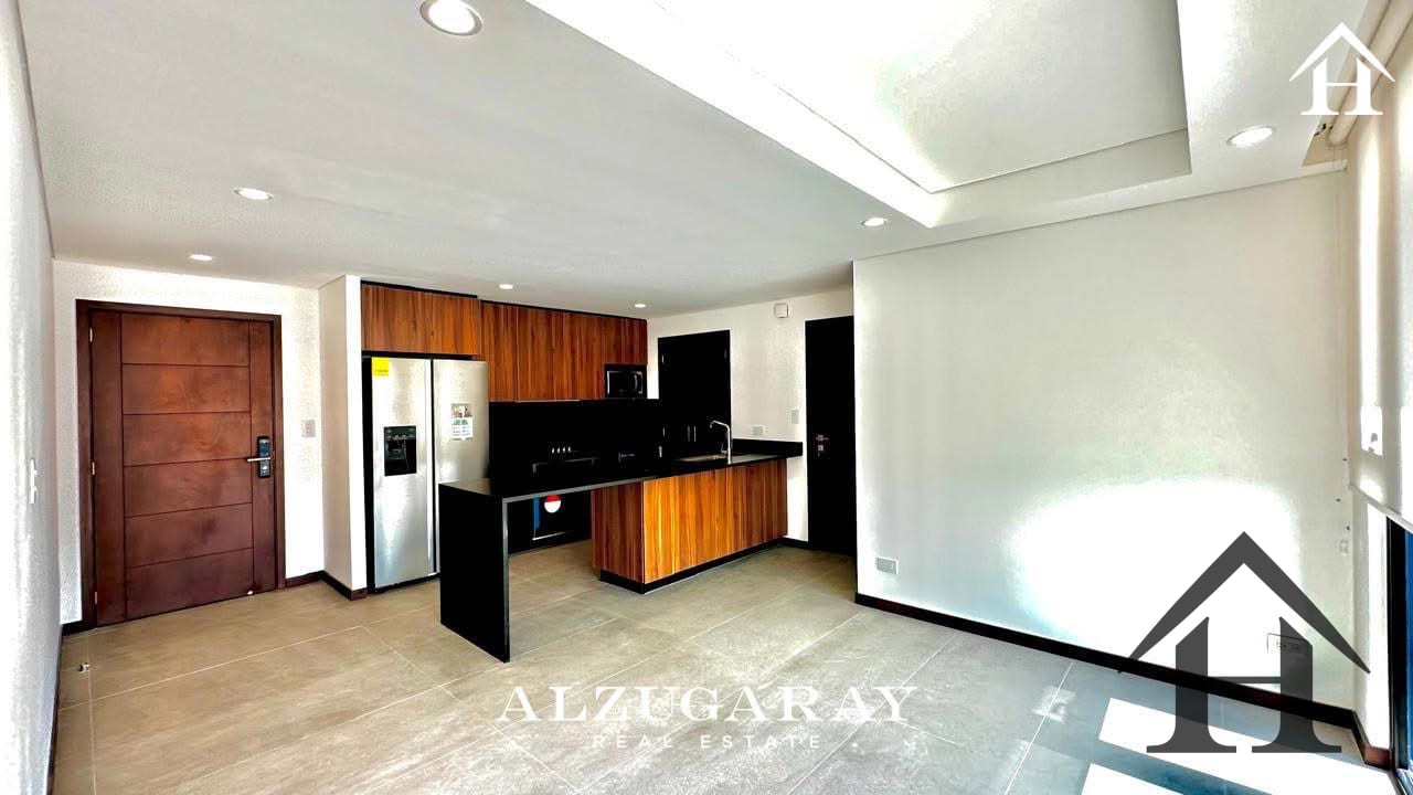 Apartamento con balcón EdIF Reserva 5ta avenida zona 14 — Apartamento en Venta en Quinta Avenida, Zona 14, Guatemala, Ciudad — foto 1 de 9