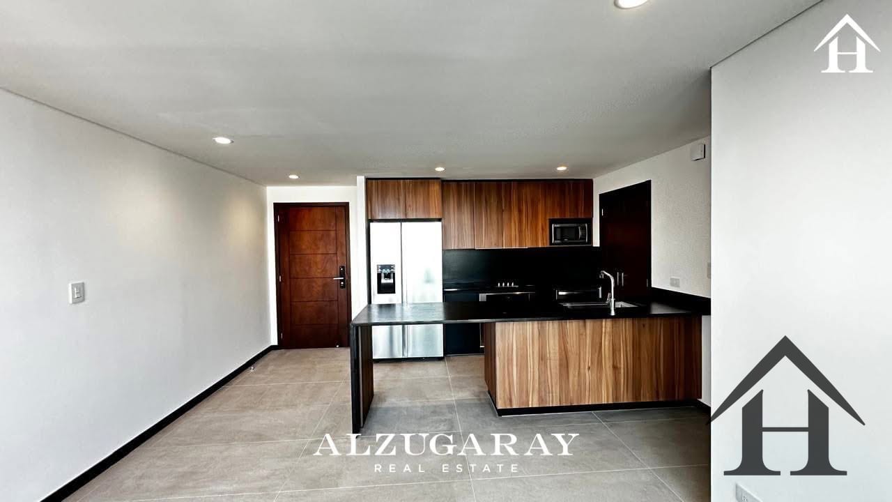 Apartamento con balcón EdIF Reserva 5ta avenida zona 14 — Apartamento en Venta en Quinta Avenida, Zona 14, Guatemala, Ciudad — foto 2 de 9