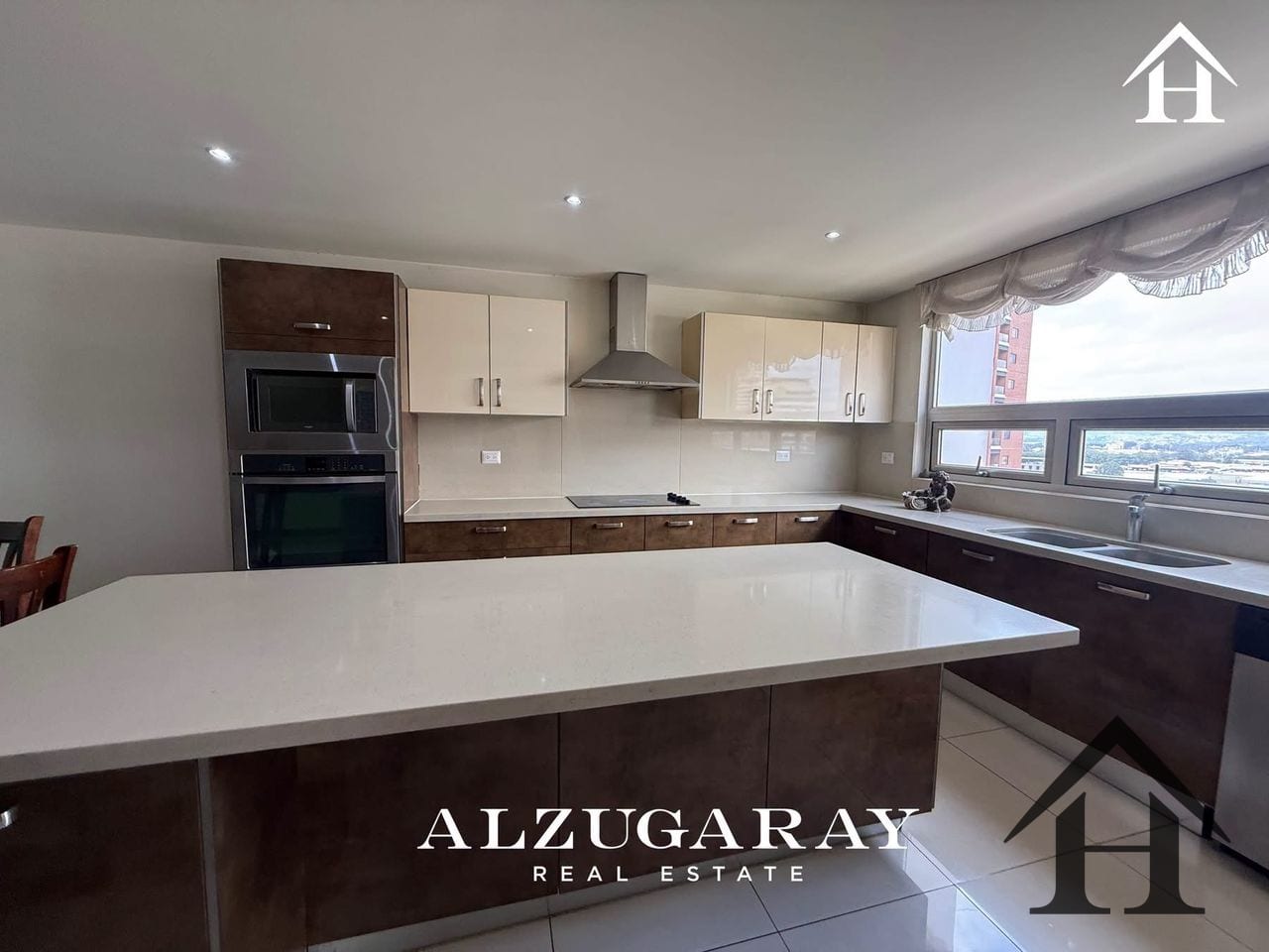 Apartamento nivel completo Edif AKOYA zona 14 — Apartamento en Venta en Akoya, Zona 14, Guatemala, Ciudad — foto 5 de 12