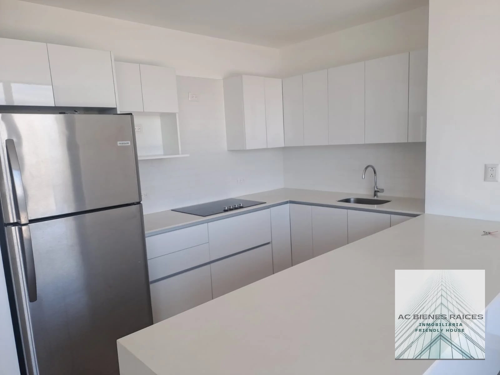 Apartamento con amplias terrazas zona 15 - 6