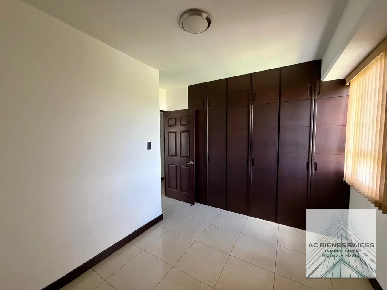 Villas de San Isidro zona 16 apto 3 habitaciones — Apartamento en Alquiler en Villas de San Isidro, Zona 16, Guatemala, Ciudad — foto 8 de 13