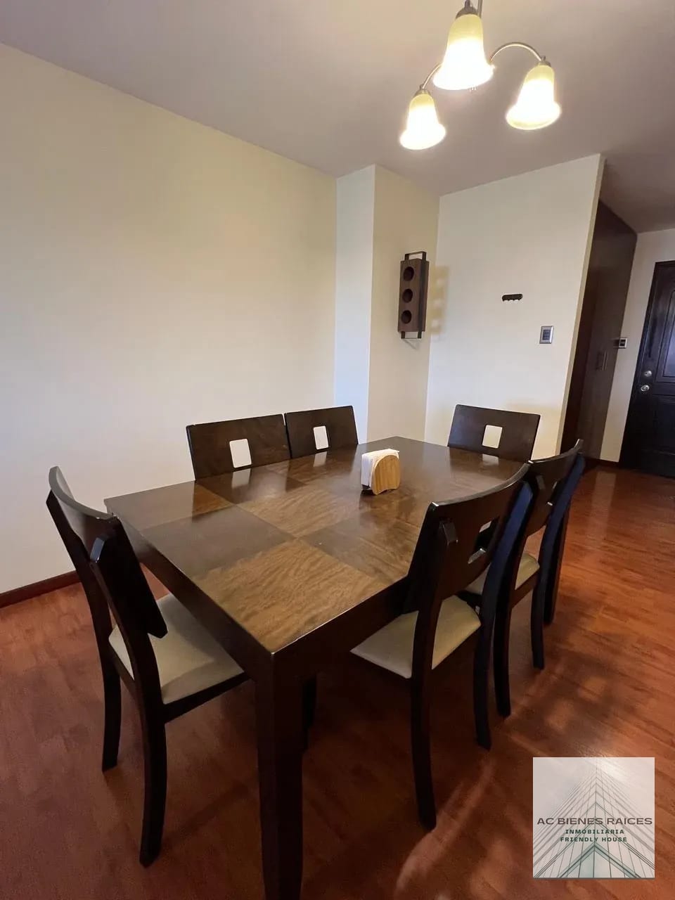 Amueblado 2 habitaciones zona 14 — Apartamento en Alquiler en Bellini, Zona 14, Guatemala, Ciudad — foto 3 de 13