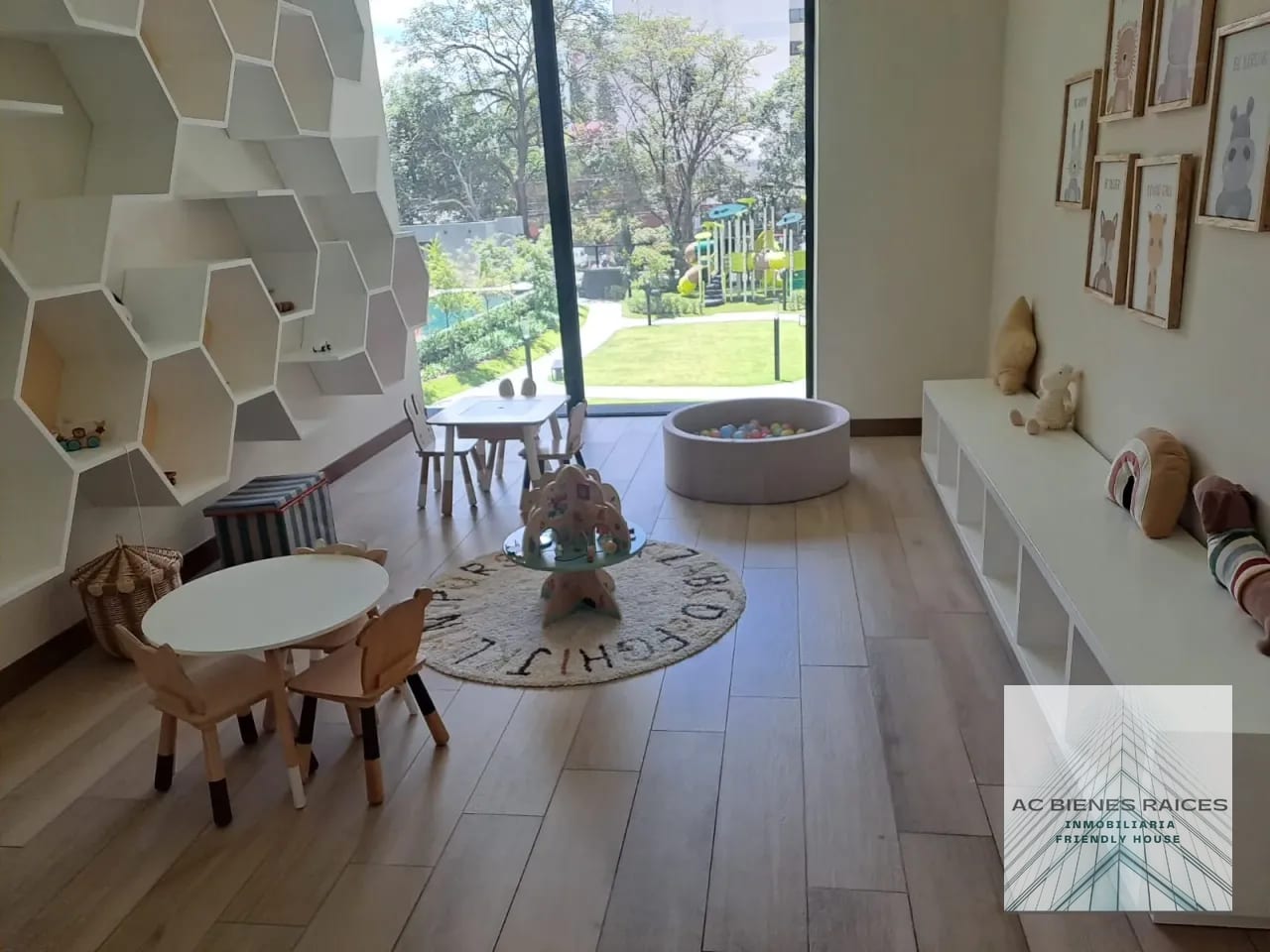 Ferre 10 Renta — Apartamento en Alquiler en Ferré Diez, Zona 10, Guatemala, Ciudad — foto 15 de 17