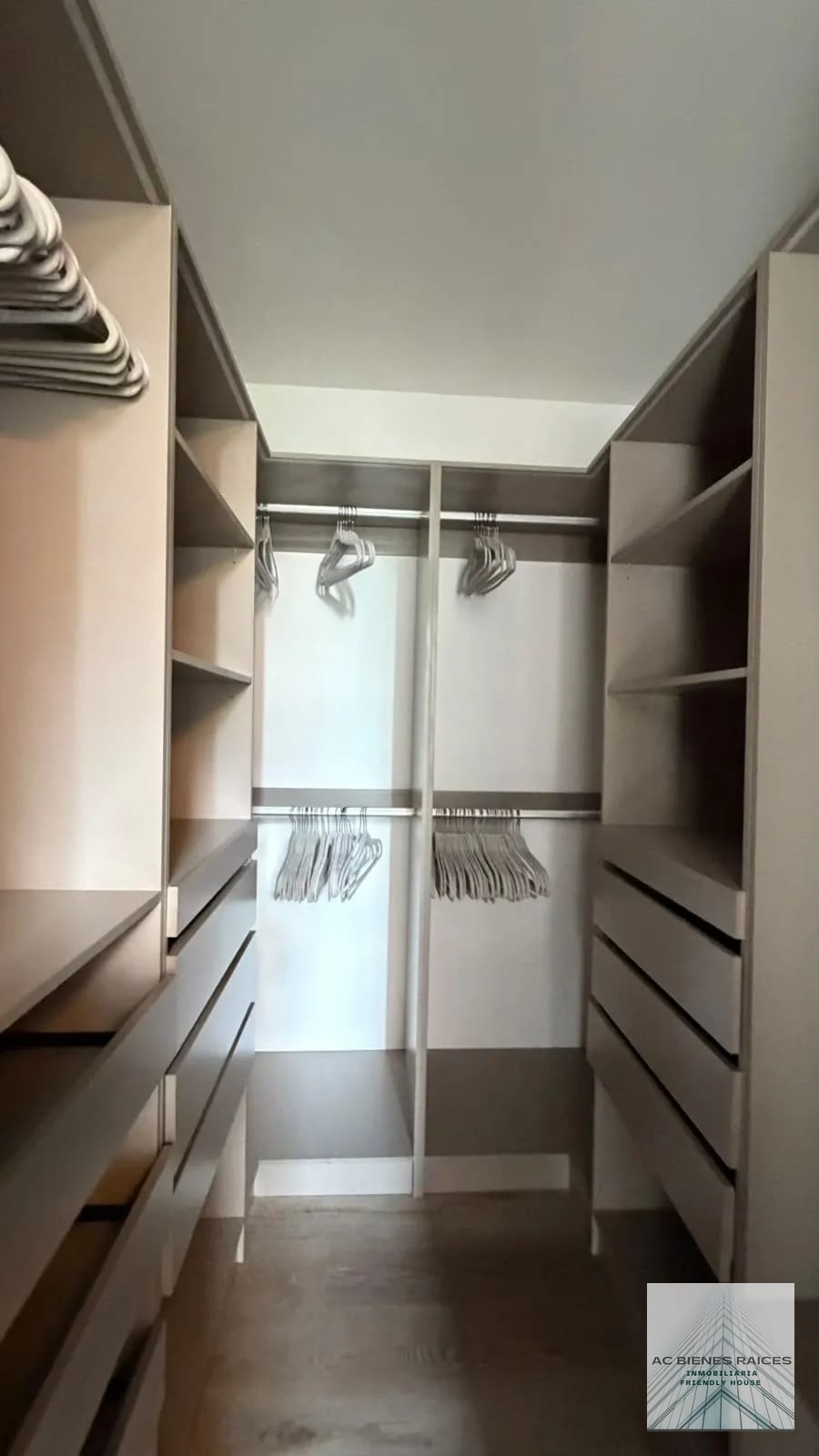 Para extranjeros, ejecutivos apto amueblado zona 14 — Apartamento en Alquiler en Unio Urban Village, Zona 14, Guatemala, Ciudad — foto 10 de 17