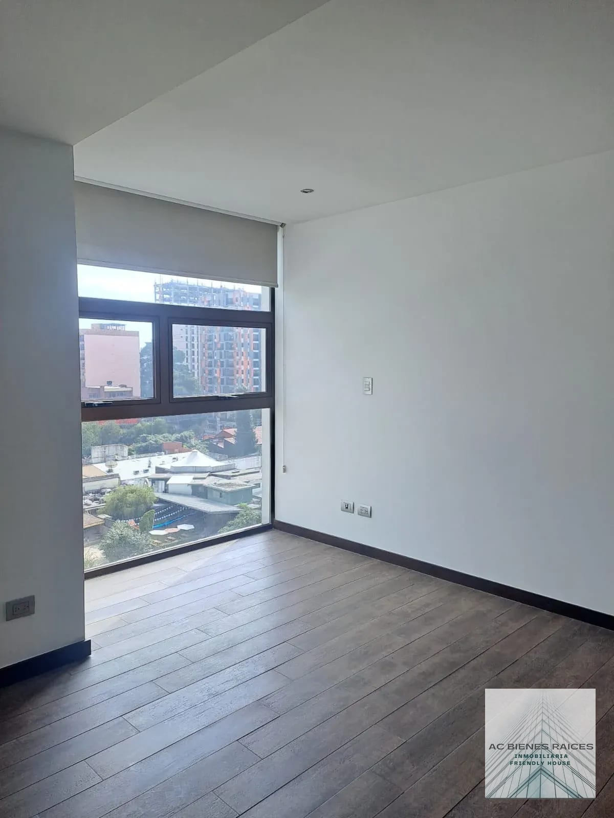 Renta apto 2 habitación en pleno corazón de zona viva zona 10 — Apartamento en Alquiler en Urbana, Zona 10, Guatemala, Ciudad — foto 6 de 12