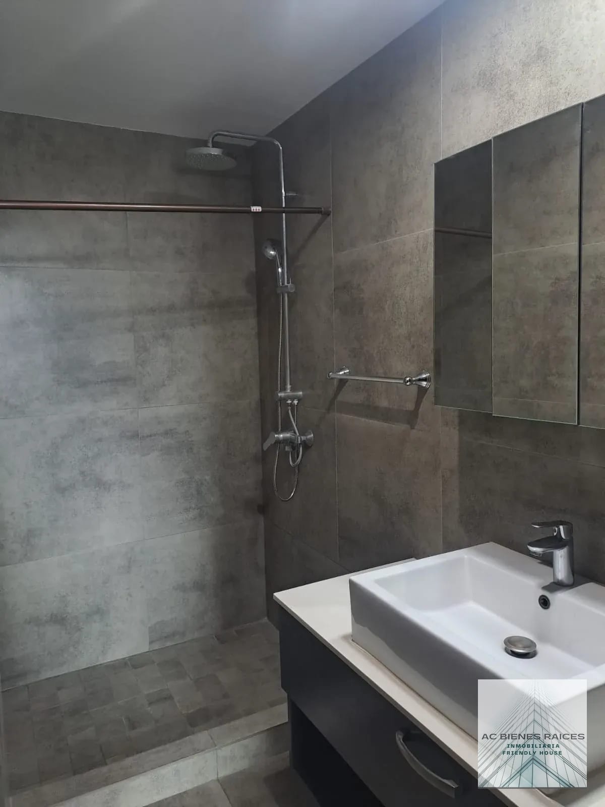 Renta apto 2 habitación en pleno corazón de zona viva zona 10 — Apartamento en Alquiler en Urbana, Zona 10, Guatemala, Ciudad — foto 10 de 12