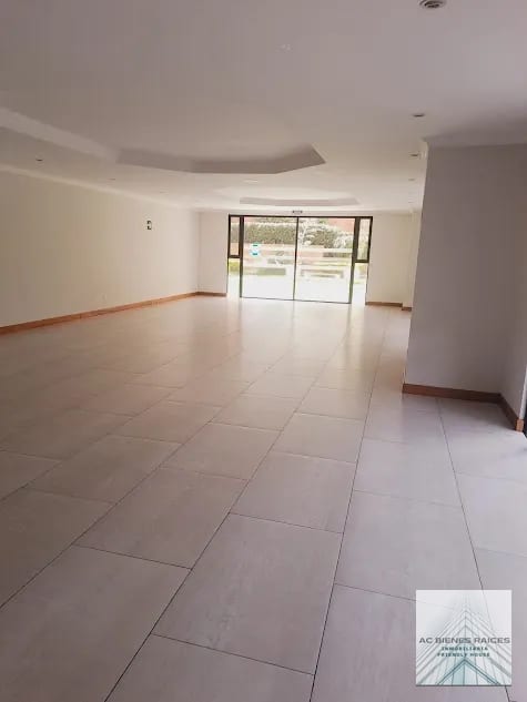 Elegante apartamento zona 14 — Apartamento en Alquiler en Almeira, Zona 14, Guatemala, Ciudad — foto 15 de 16