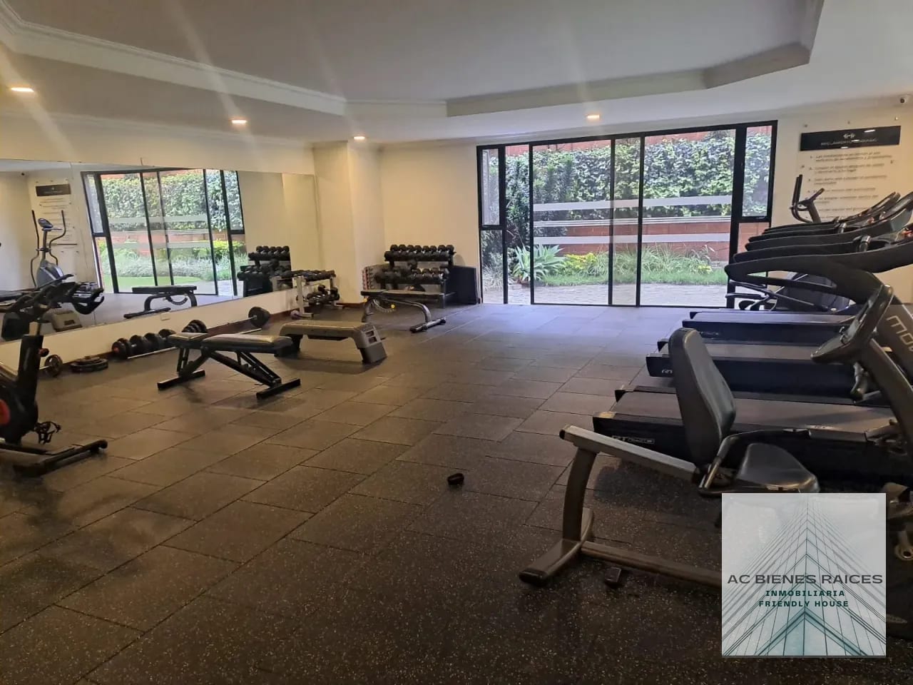 Elegante apartamento zona 14 — Apartamento en Alquiler en Almeira, Zona 14, Guatemala, Ciudad — foto 16 de 16