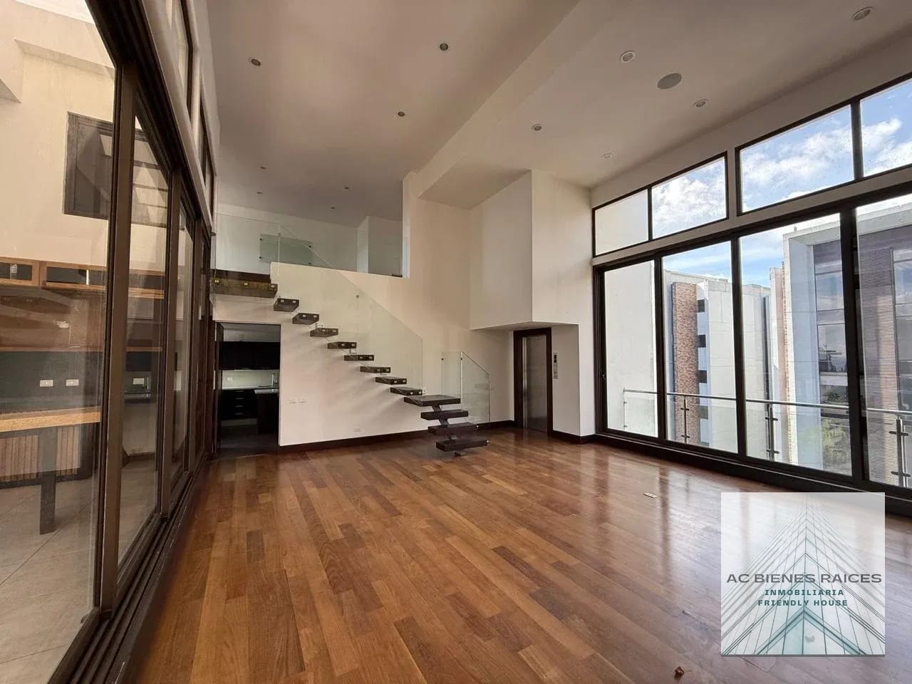 Espectacular Penthouse en la Herradura — Apartamento en Venta en La Herradura, Zona 15, Guatemala, Ciudad — foto 1 de 11