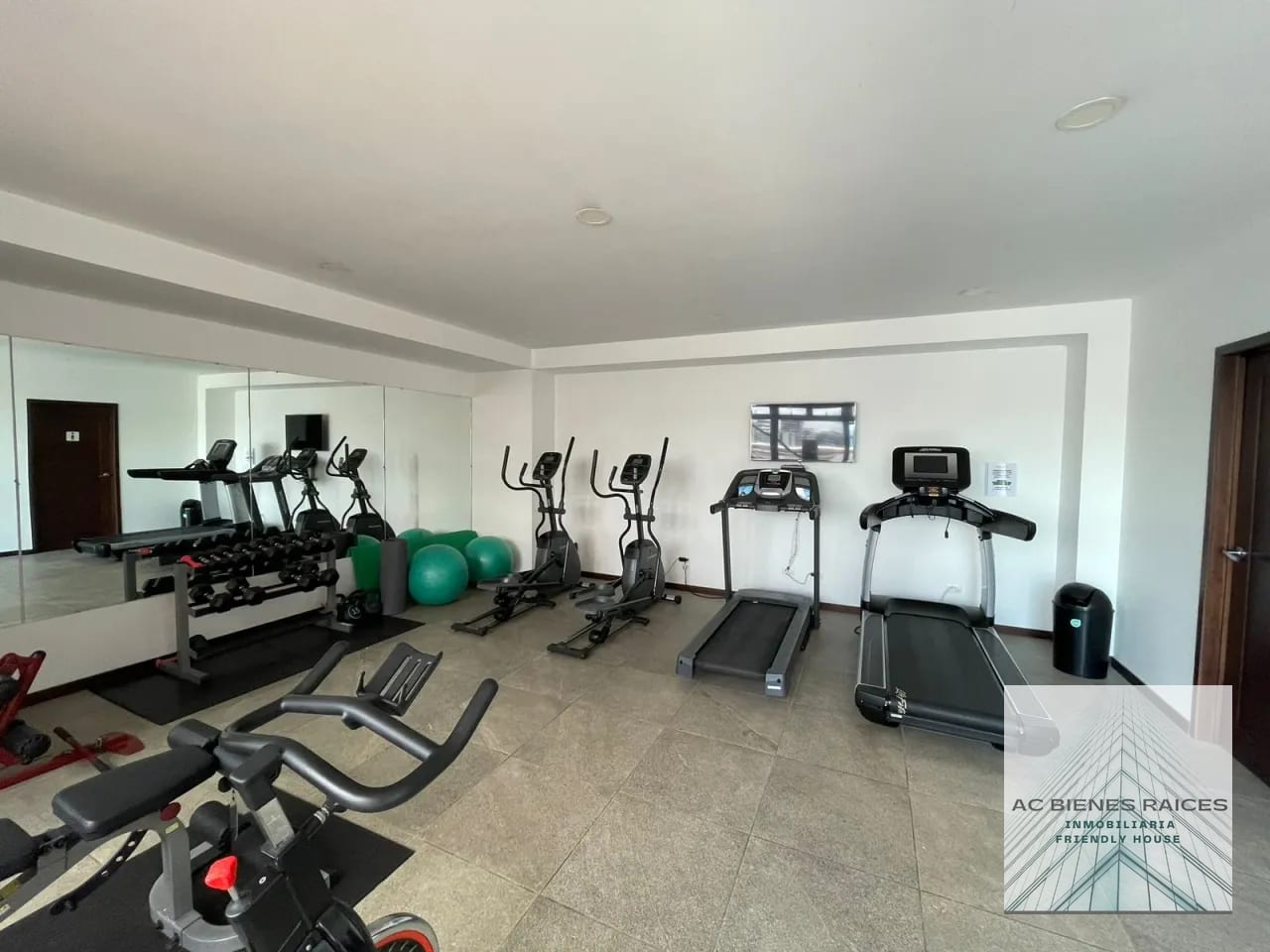 Renta amueblado zona 13 — Apartamento en Alquiler en Casa Americas, Zona 13, Guatemala, Ciudad — foto 13 de 13